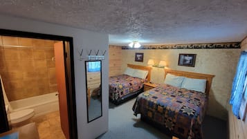 Double Room | Free WiFi, bed sheets