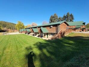 المنشأة من الخارج