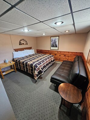 Suite, 2 Bedrooms, River View | Free WiFi, bed sheets - Hulett Motel (Hulett)