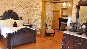 Grand Süit, 1 Yatak Odası, Balkon, Park Manzaralı (Seeley Suite) | Ütü/ütü masası, ücretsiz portatif/ilave yatak