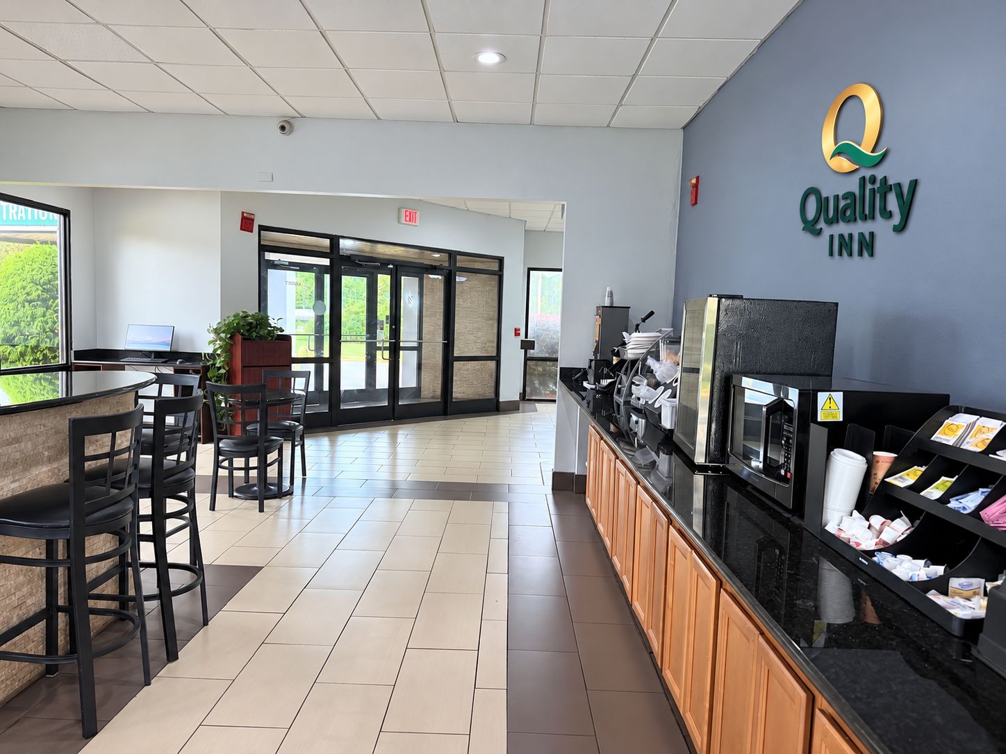 Breakfast area