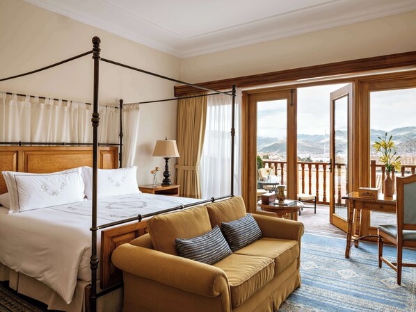 Studio Suite, City View