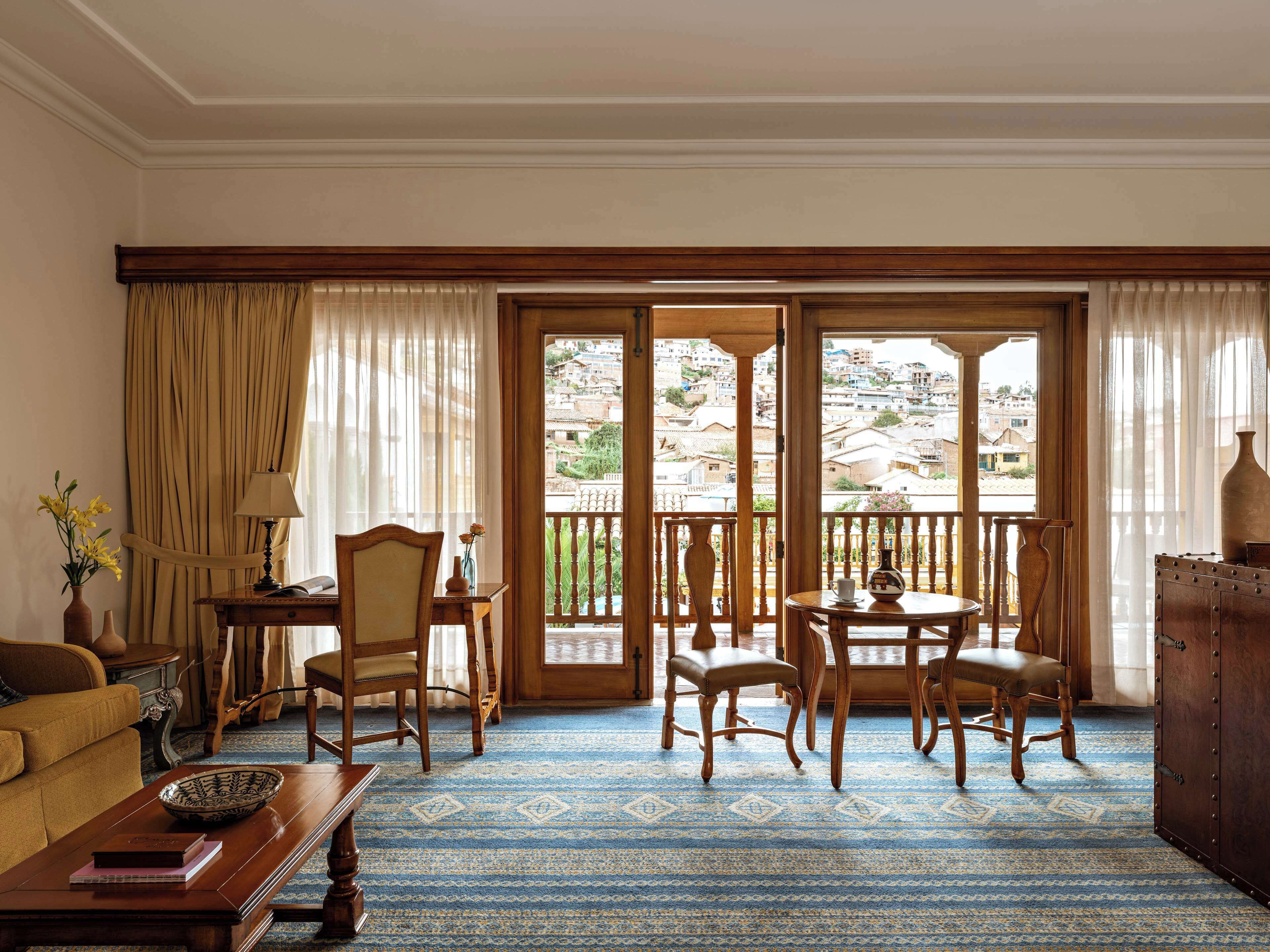 1 غرفة نوم وأغطية فراش متميزة وألحفة محشوة بالريش