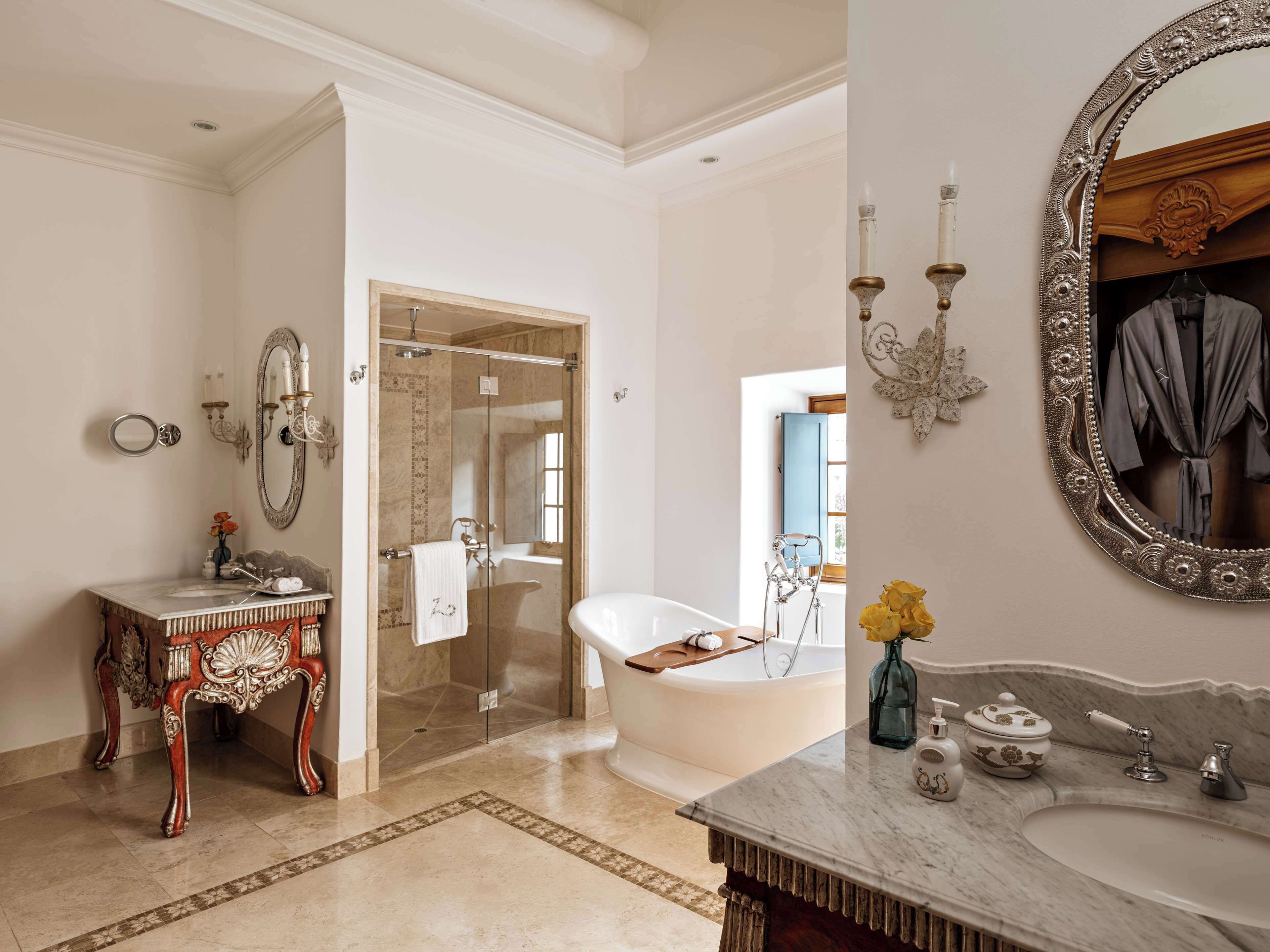 suite (palacio) | bathroom | separate bathtub and shower, deep-soaking bathtub, rainfall showerhead
