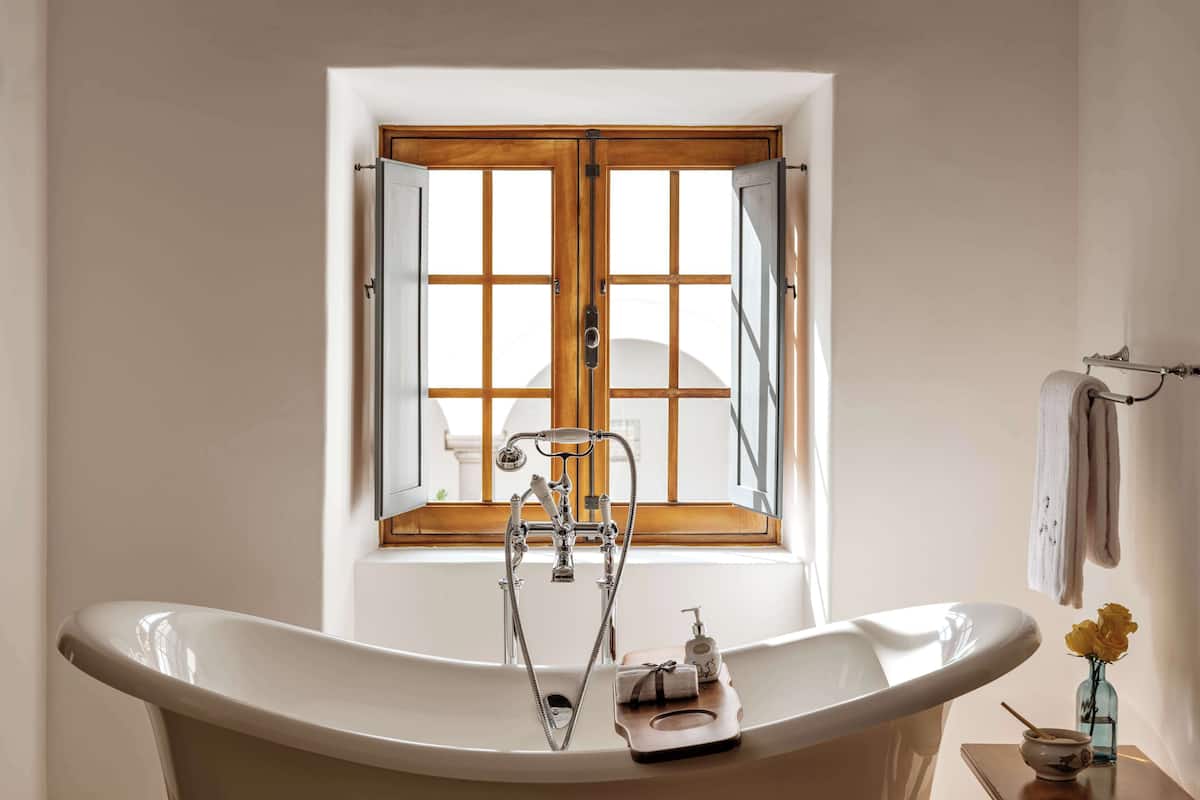 suite (palacio) | bathroom | separate bathtub and shower, deep-soaking bathtub, rainfall showerhead