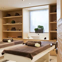 Sauna, bilik wap, mandi tangas / hammam, rawatan badan, lulur badan
