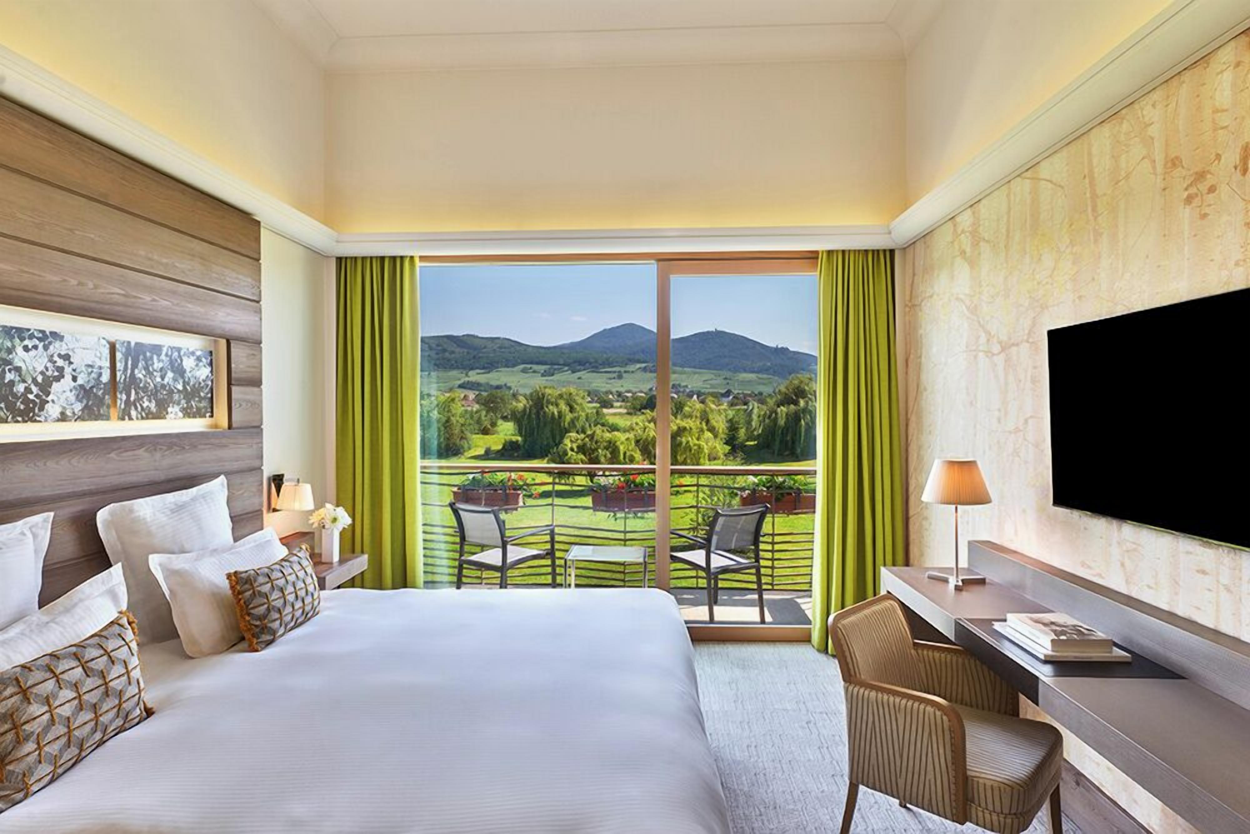 Premium bedding, minibar, in-room safe, desk