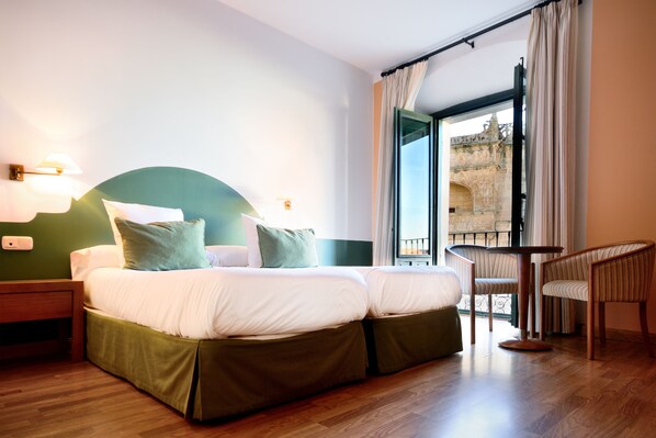 Double Room (Or Double Room Single Use) | Premium bedding, free minibar, in-room safe, desk - Hotel AHC Palacio Coria (Coria)