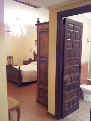 Desk, blackout drapes, iron/ironing board, free WiFi