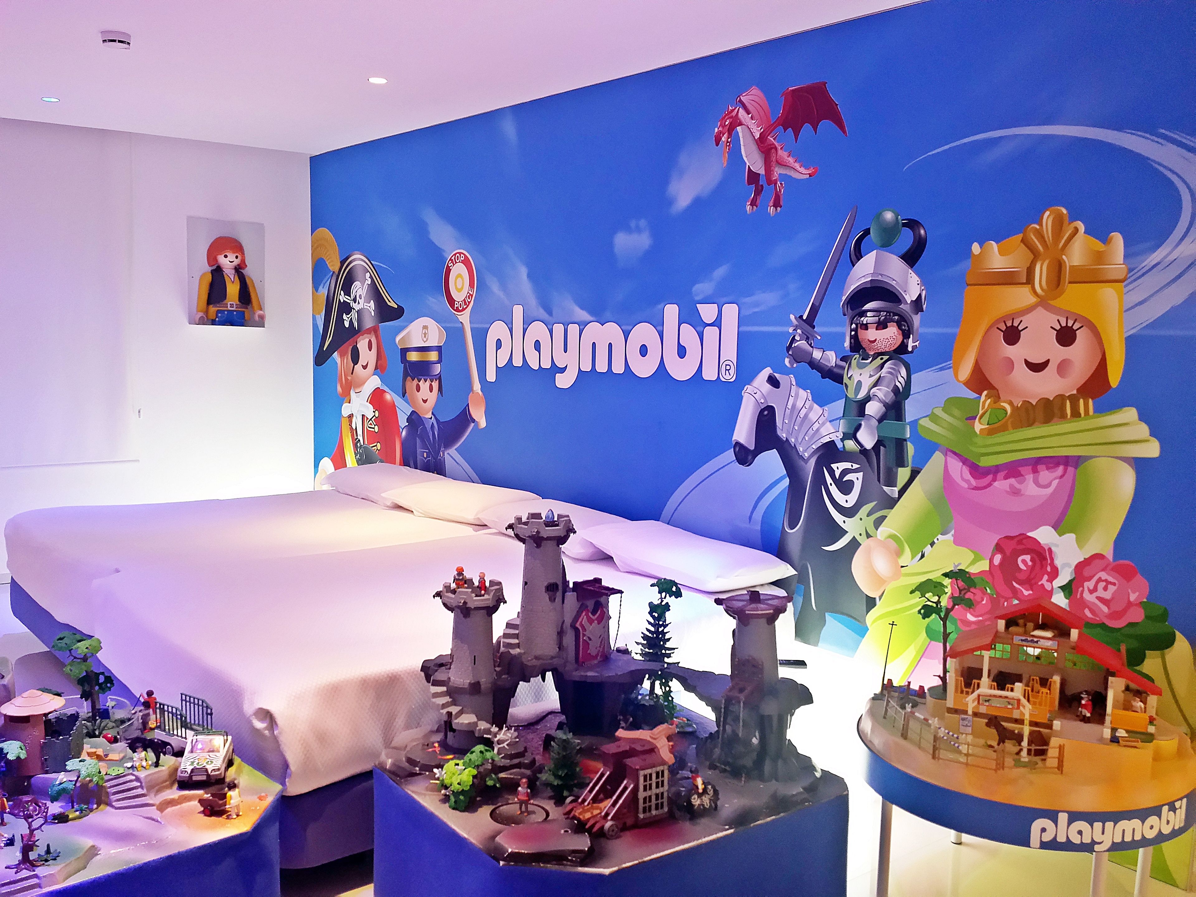 family quadruple room | minibar, in-room safe, desk, soundproofing