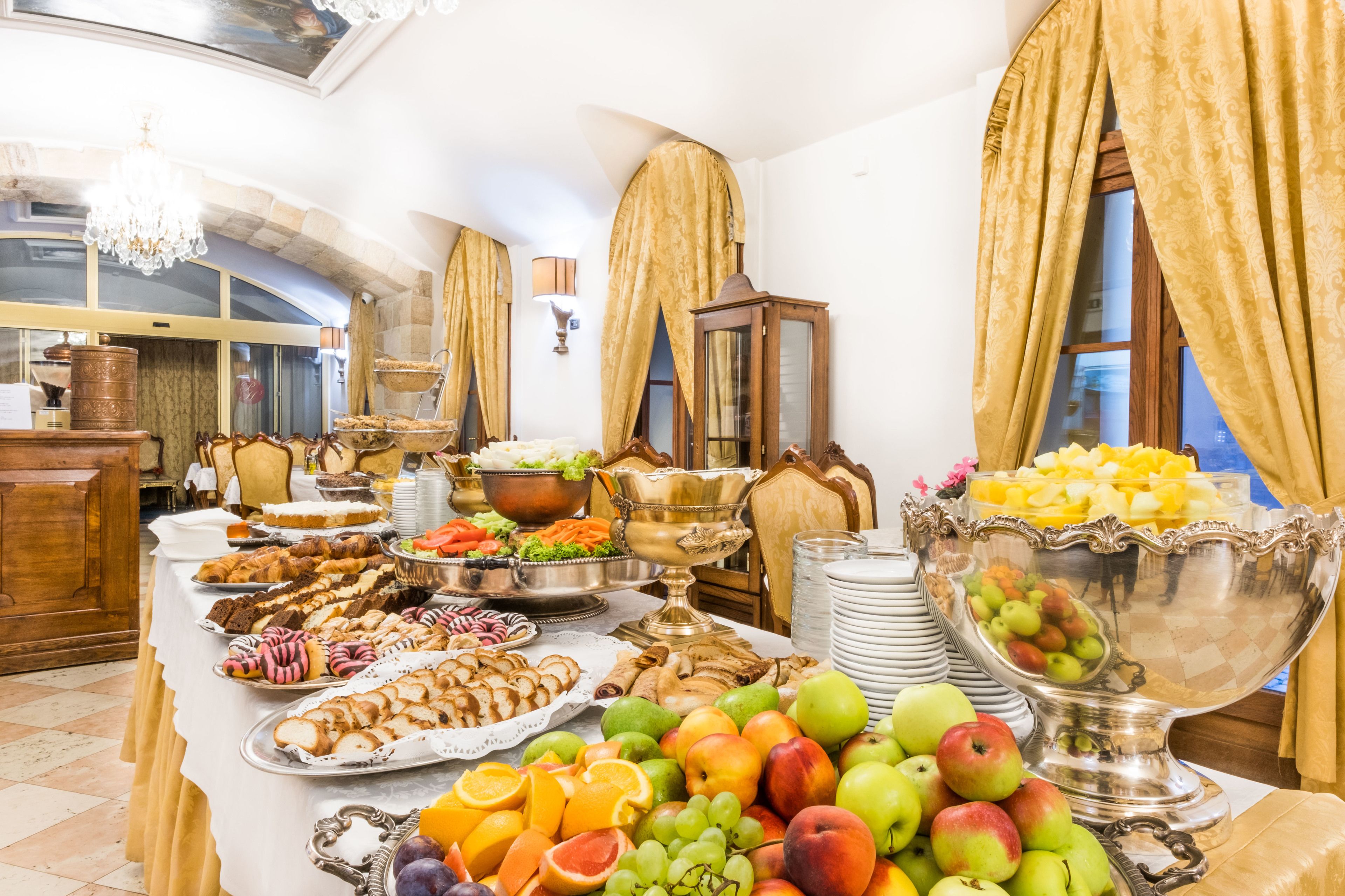 Desayuno bufé gratuito y diario