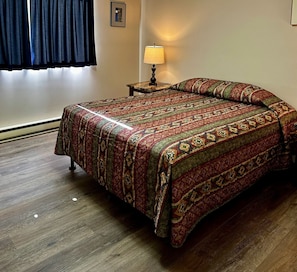 套房, 2 間臥室 | 獨特裝潢、布置獨特、熨斗/熨衣板、免費無線上網