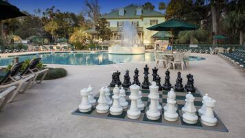 2 piscinas al aire libre, sombrillas, sillones reclinables de piscina