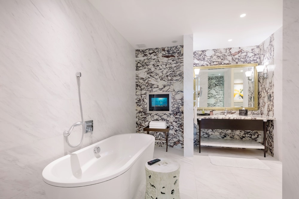 Resorts World Sentosa by null