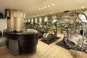 Fitness facility - Hotel Indigo Berlin – Alexanderplatz, an IHG Hotel (Berlin)