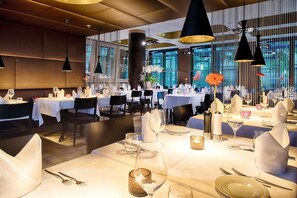 Breakfast, lunch and dinner served - Hotel Indigo Berlin – Alexanderplatz, an IHG Hotel (Berlin)