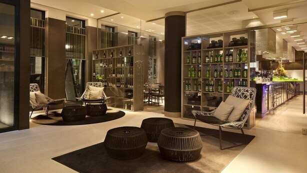 Bar (on property) - Hotel Indigo Berlin – Alexanderplatz, an IHG Hotel (Berlin)