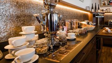 Daily buffet breakfast for a fee