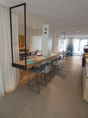 Bar (on property) - Parkhotel Roeselare (Roeselare)