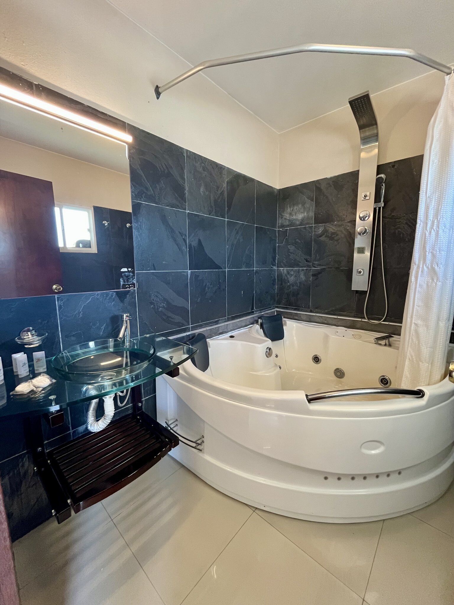 superior room | bathroom | shower, free toiletries, hair dryer, bidet