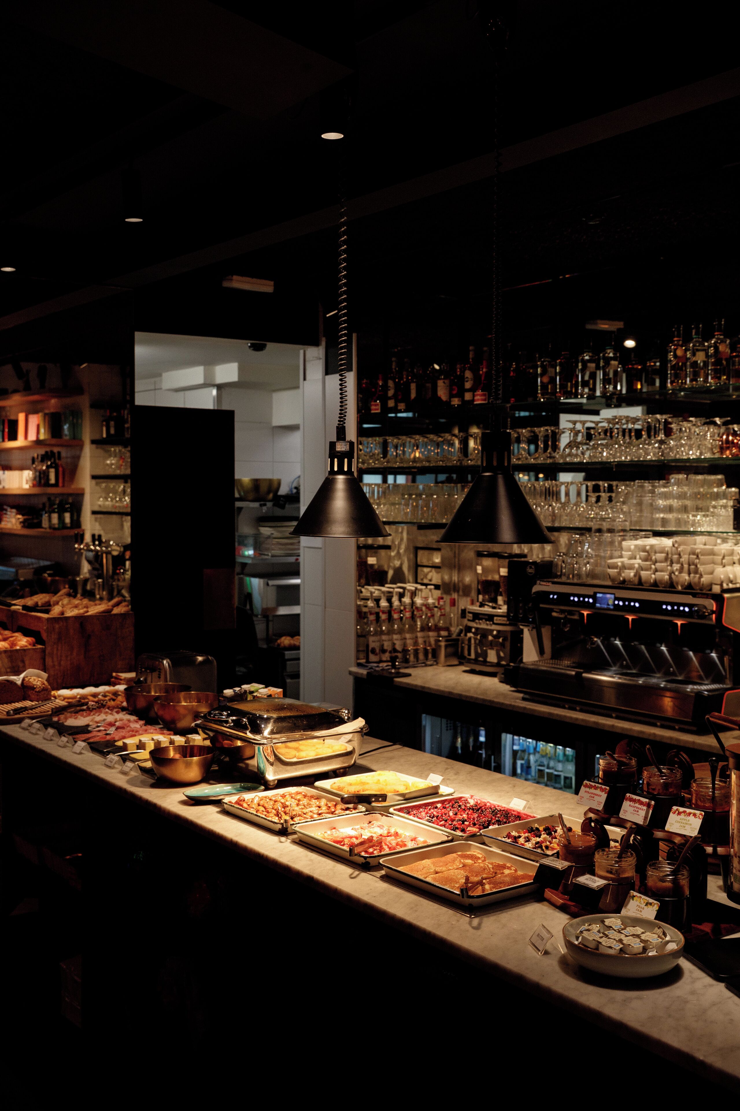 Daily buffet breakfast (EUR 19.50 per person)