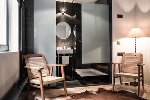 Basic Double Room, 1 Bedroom | Premium bedding, down comforters, pillowtop beds, in-room safe