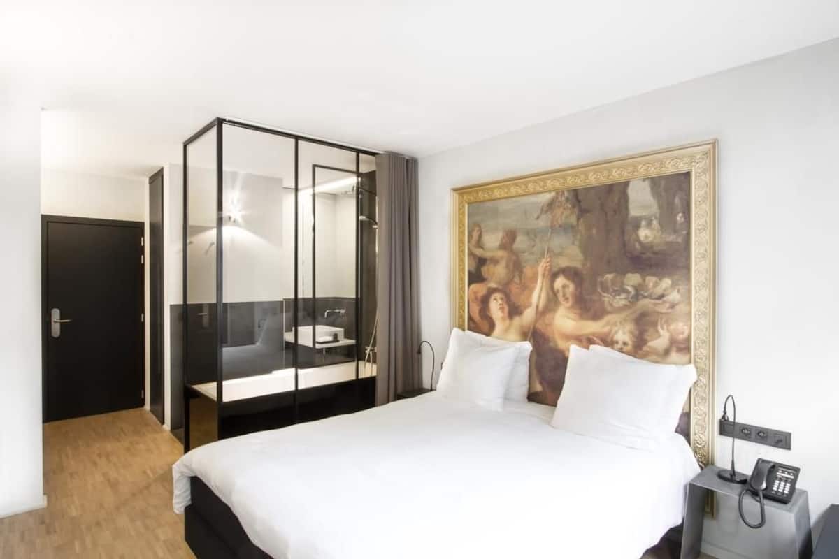 Habitación doble superior | Ropa de cama de alta calidad y edredones de plumas