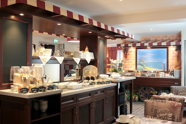 Tägliches Frühstücksbuffet gegen Gebühr