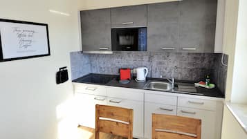 2 Room Apartment (incl. 100 EUR Cleaning fee) | In-room dining