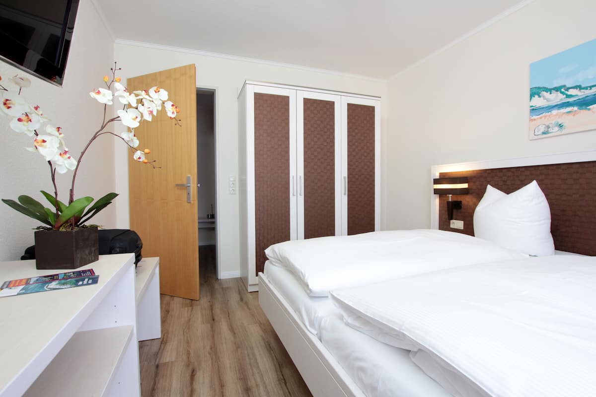 1 Schlafzimmer, Allergikerbettwaren, kostenlose Babybetten
