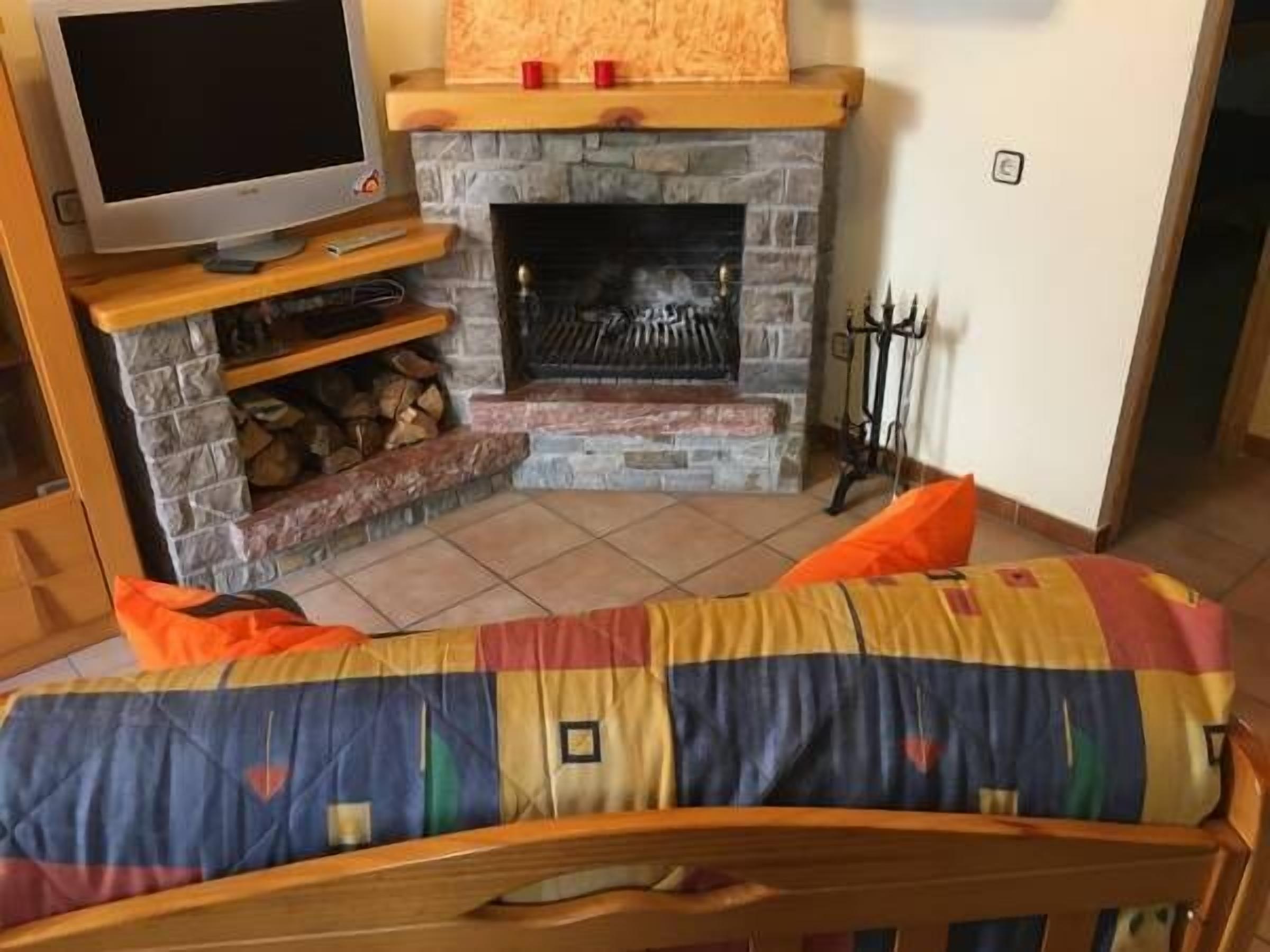 apartment, 3 bedrooms | living area | flat-screen tv