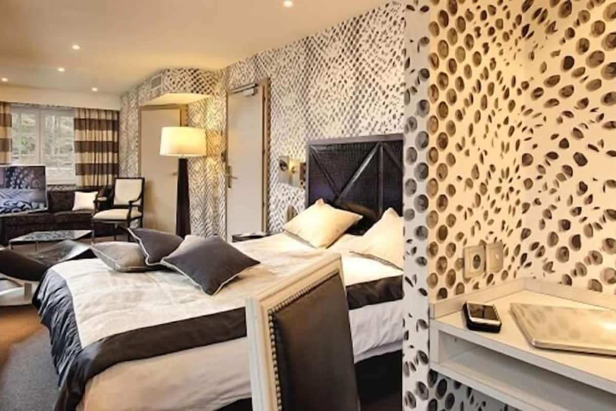 minibar, in-room safe, soundproofing, iron/ironing board