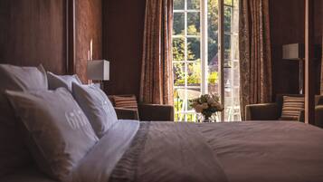 Comfort kamer, 1 twee- of 2 eenpersoonsbedden | 1 slaapkamer, een minibar, een kluis op de kamer, geluiddichte muren