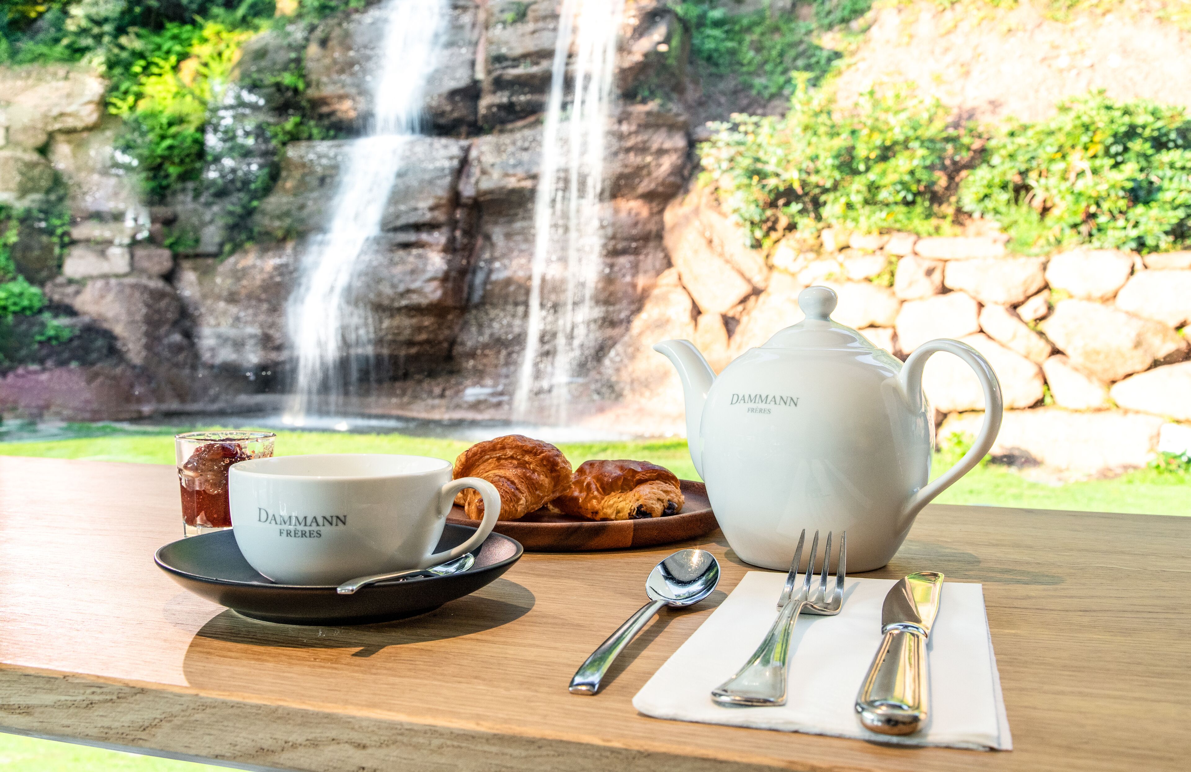 daily buffet breakfast (eur 28 per person)