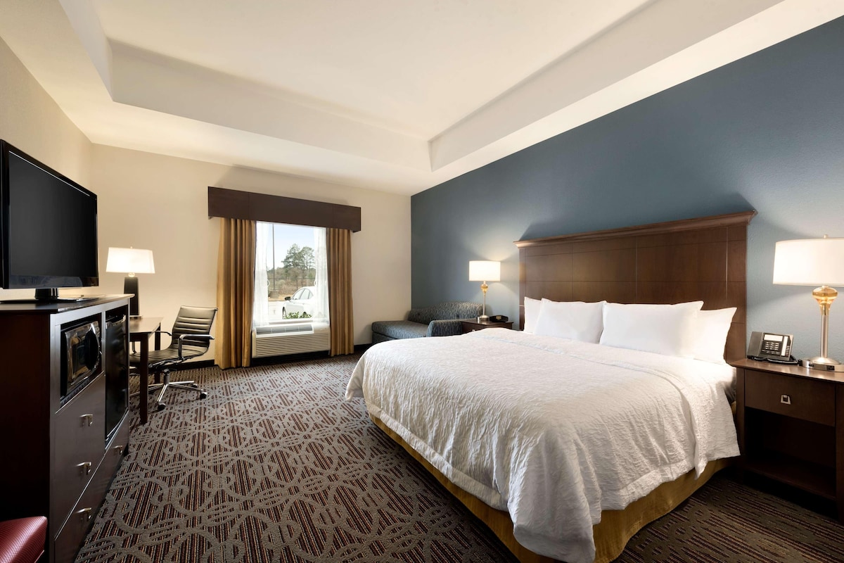 Premium bedding, pillowtop beds, desk, blackout drapes