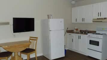 Microwave, coffee/tea maker