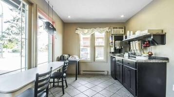 Free daily continental breakfast