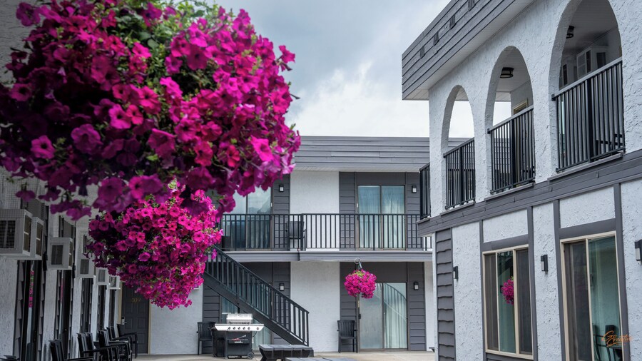 Courtyard Inn Vernon