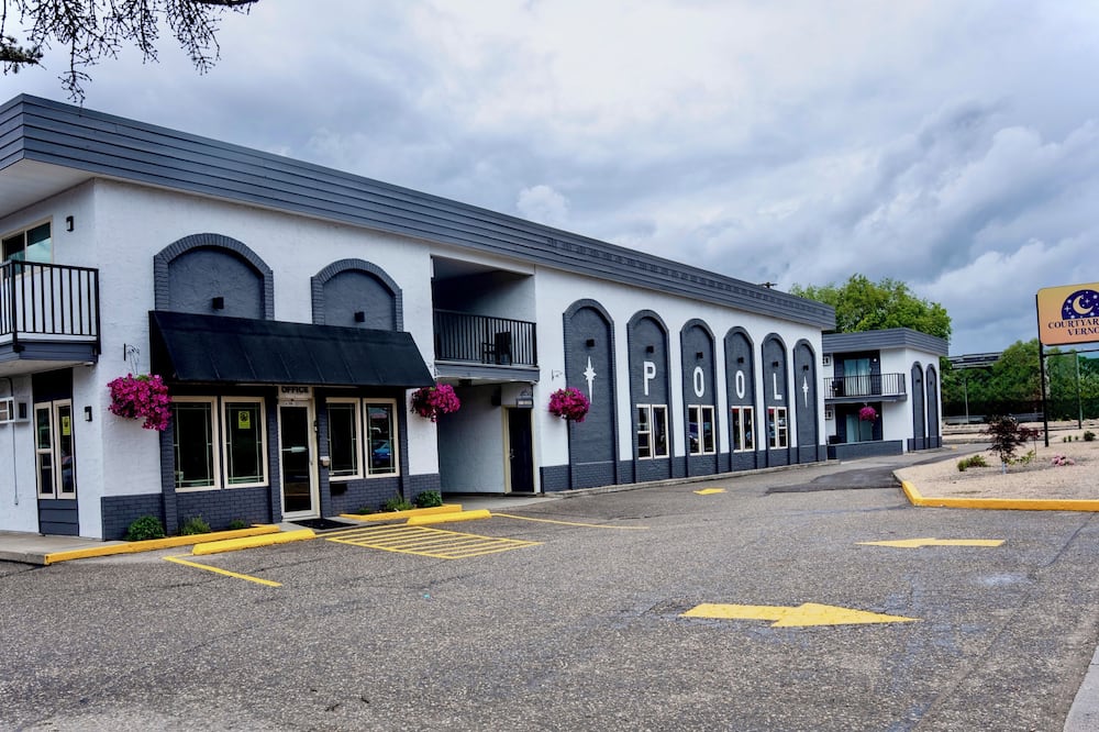Courtyard Inn Vernon
