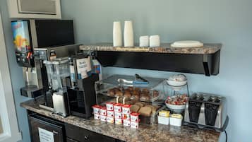 Free daily continental breakfast