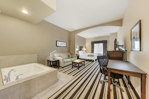 Ropa de cama de alta calidad, colchones con pillow-top y escritorio