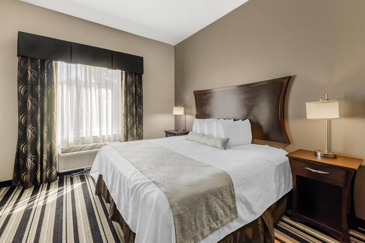 Premium bedding, pillowtop beds, desk, laptop workspace