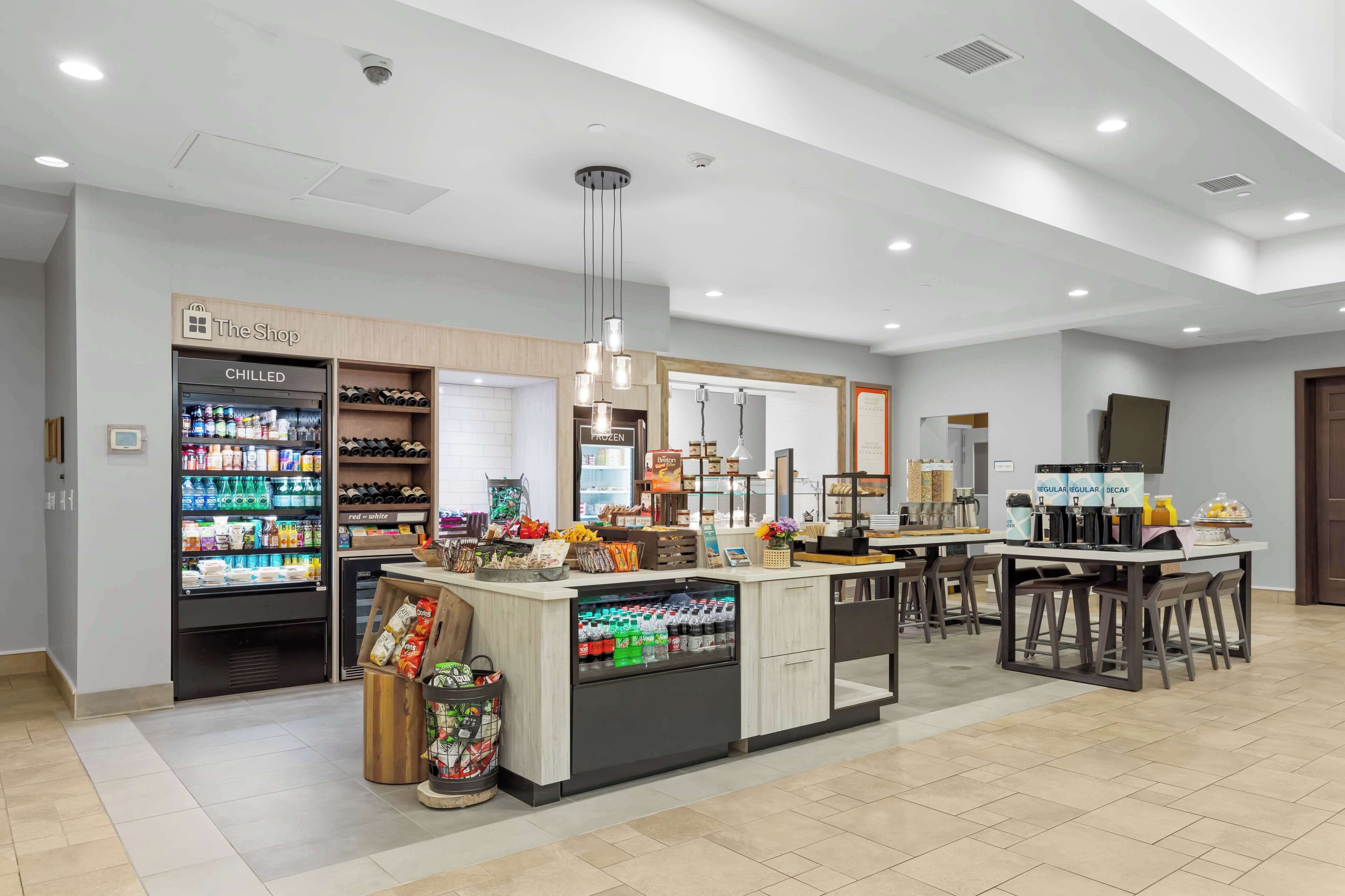 每日付費供應現點現煮早餐