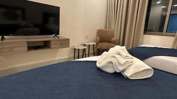 Caja de seguridad en la habitación y escritorio