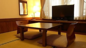 Japanese Style C | In-room safe, desk, rollaway beds, free WiFi