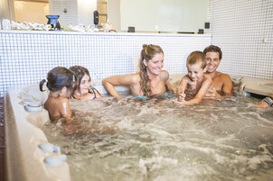 室内 SPA 浴缸