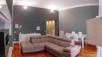 Apartment, 2 Bedrooms, Annex Building