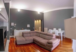 Apartment, 2 Bedrooms, Annex Building