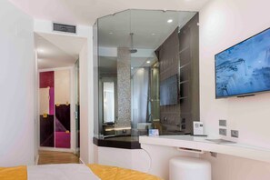 Exclusive Double Room | In-room safe, individually furnished, blackout drapes, soundproofing