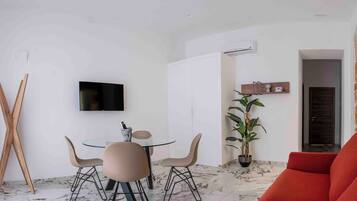 Deluxe-Apartment, 1 Schlafzimmer, Annex | Zimmersafe, individuell eingerichtet, Verdunkelungsvorhänge